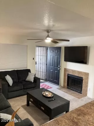 Photo #5: 6646584 Listing