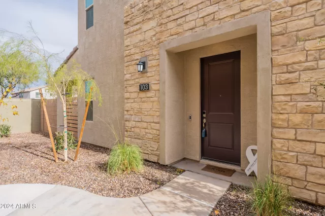 MLS: 6646834 Condo For Sale