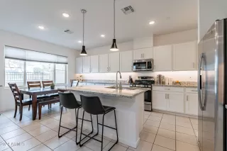 Photo #6: 6646834 Listing 