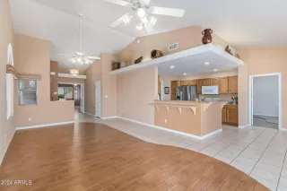 Photo #6: 6646878 Listing 