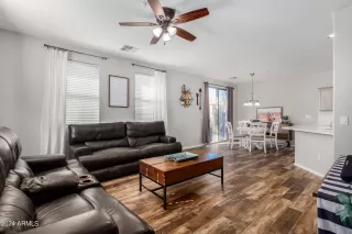 Photo #5: 6646893 Listing