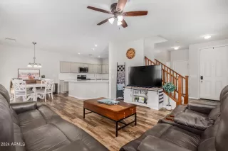 Photo #6: 6646893 Listing