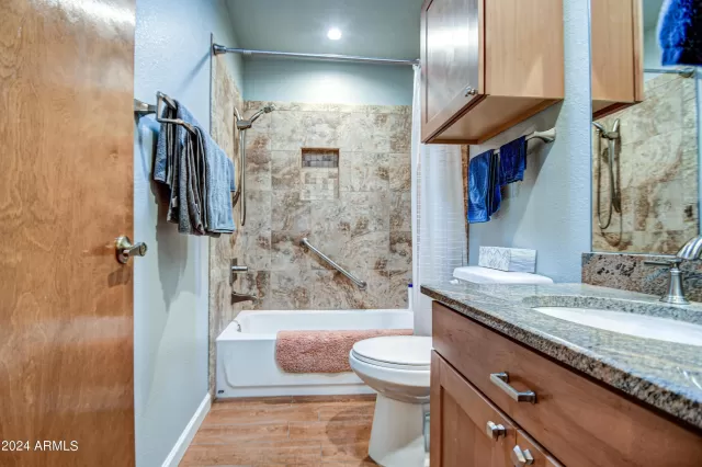 MLS: 6646905 Condo For Sale