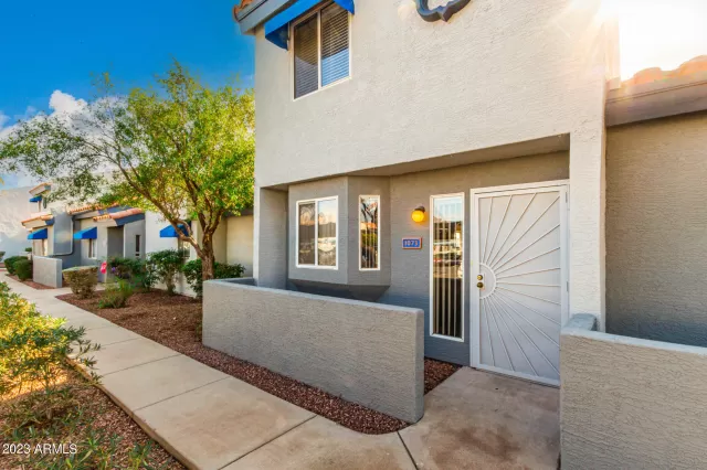 MLS: 6647626 Condo For Sale