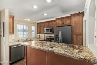 Photo #2: 6647626 Listing