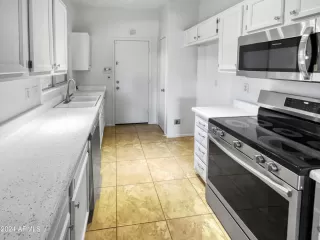 Photo #5: 6647918 Listing 