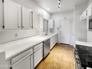 Photo #6: 6647918 Listing 