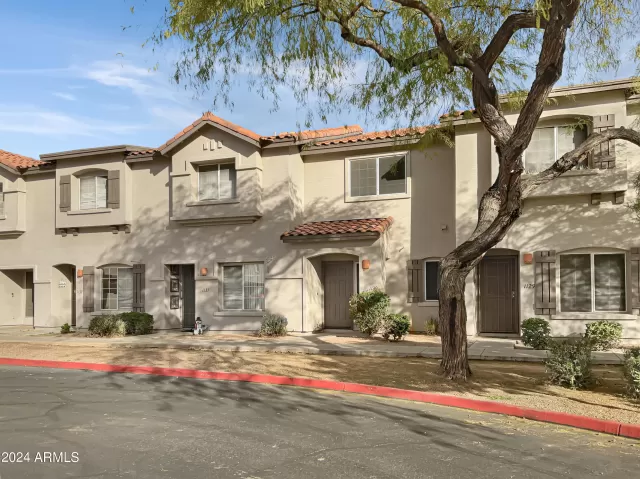 MLS: 6647983 Condo For Sale