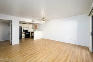 Photo #3: 6648135 Listing