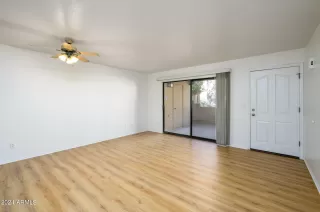 Photo #4: 6648135 Listing