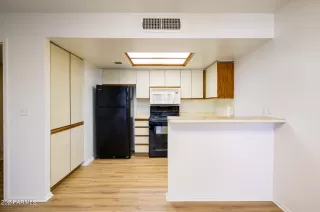 Photo #5: 6648135 Listing