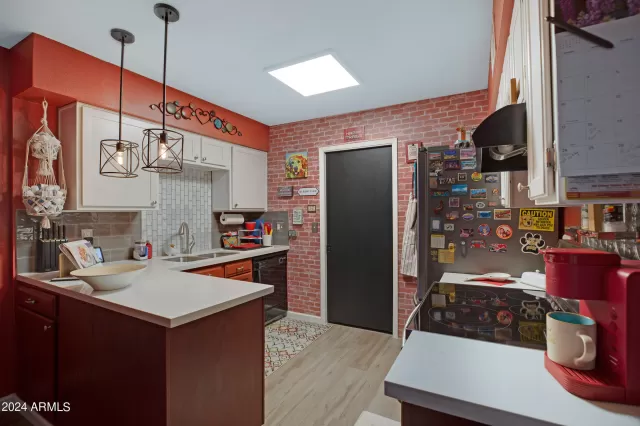 MLS: 6648140 Condo For Sale