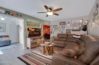 Photo #4: 6648140 Listing 