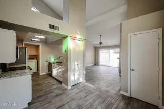 Photo #3: 6648159 Listing 