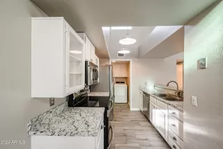 Photo #6: 6648159 Listing 