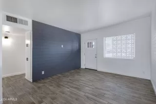 Photo #4: 6648272 Listing