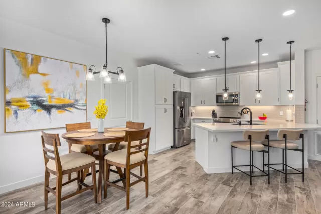 MLS: 6648361 Condo For Sale