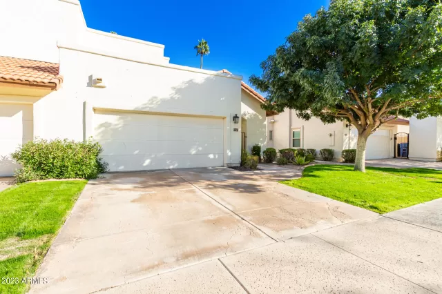 MLS: 6648410 Condo For Sale