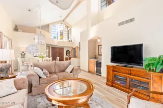 Photo #6: 6648410 Listing