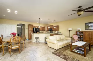 Photo #3: 6648597 Listing