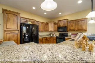 Photo #5: 6648597 Listing