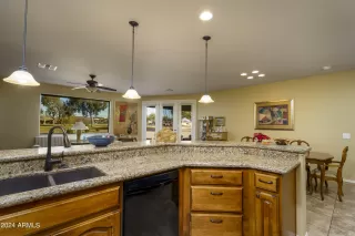 Photo #6: 6648597 Listing