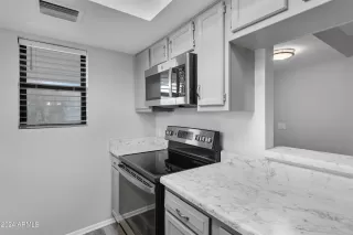Photo #3: 6648637 Listing 