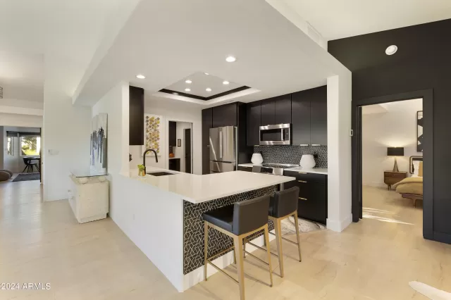 MLS: 6648855 Condo For Sale