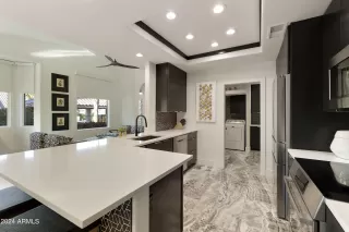 Photo #5: 6648855 Listing