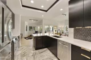 Photo #6: 6648855 Listing