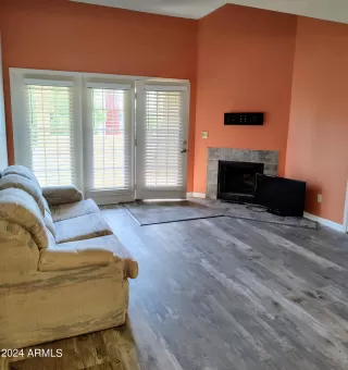 Photo #6: 6649027 Listing