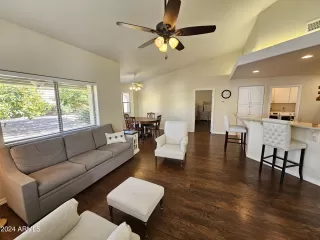 Photo #4: 6649219 Listing