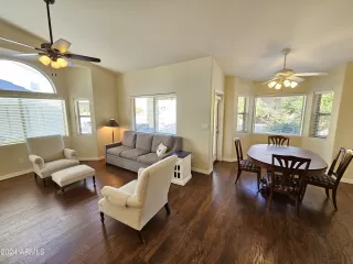 Photo #5: 6649219 Listing