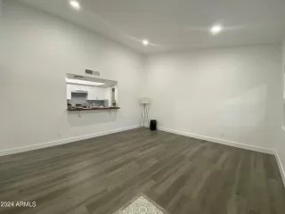 Photo #4: 6649262 Listing