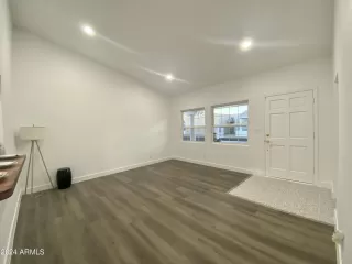 Photo #6: 6649262 Listing