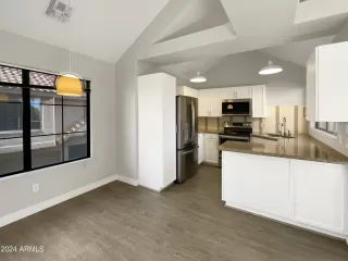 Photo #5: 6649529 Listing 