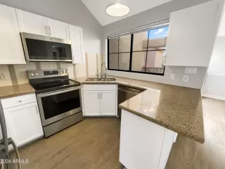 Photo #6: 6649529 Listing 