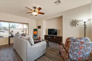 Photo #4: 6649771 Listing