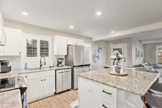 Photo #6: 6649834 Listing