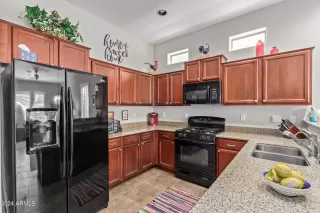 Photo #6: 6650046 Listing