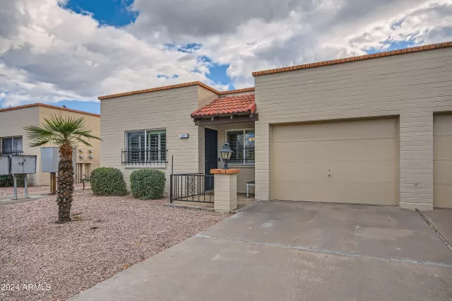 MLS: 6650068 Condo For Sale