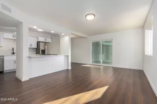 Photo #3: 6650120 Listing