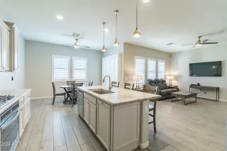 Photo #6: 6650222 Listing