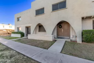 Photo #2: 6650641 Listing 