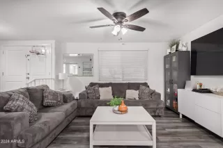 Photo #5: 6650641 Listing 