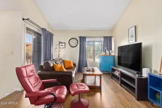 Photo #5: 6650684 Listing