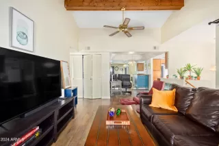 Photo #6: 6650684 Listing