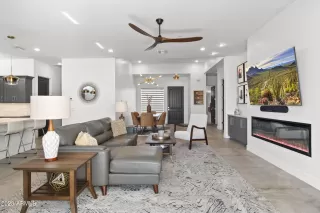 Photo #5: 6651447 Listing