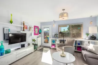 Photo #2: 6651466 Listing