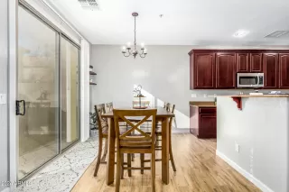 Photo #4: 6651468 Listing